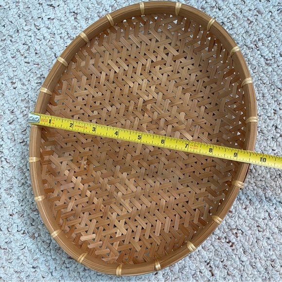 Vintage Bamboo Basket oval-shaped fruit basket 12x9.5” - Picture 4 of 7